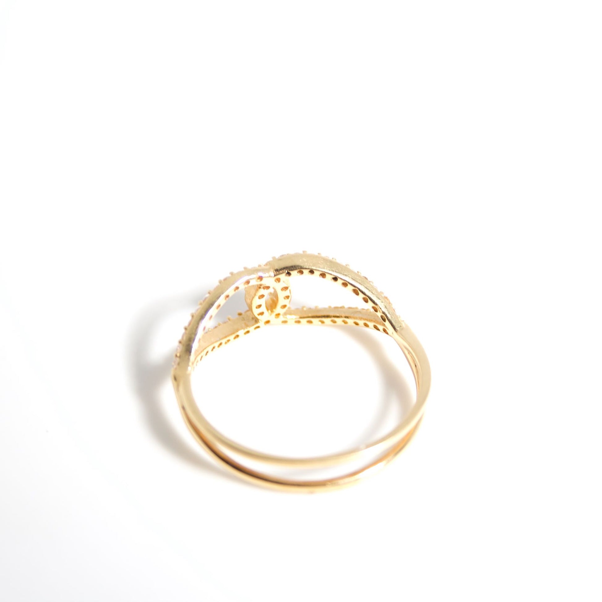 Anillo oro amarillo entrelazado