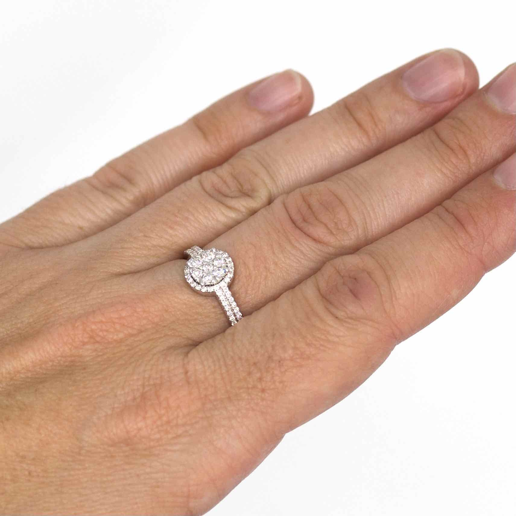 Anillo Oro blanco diamante central