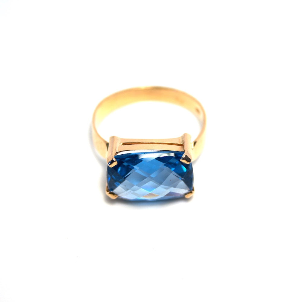 Anillo Oro amarillo aguamarina