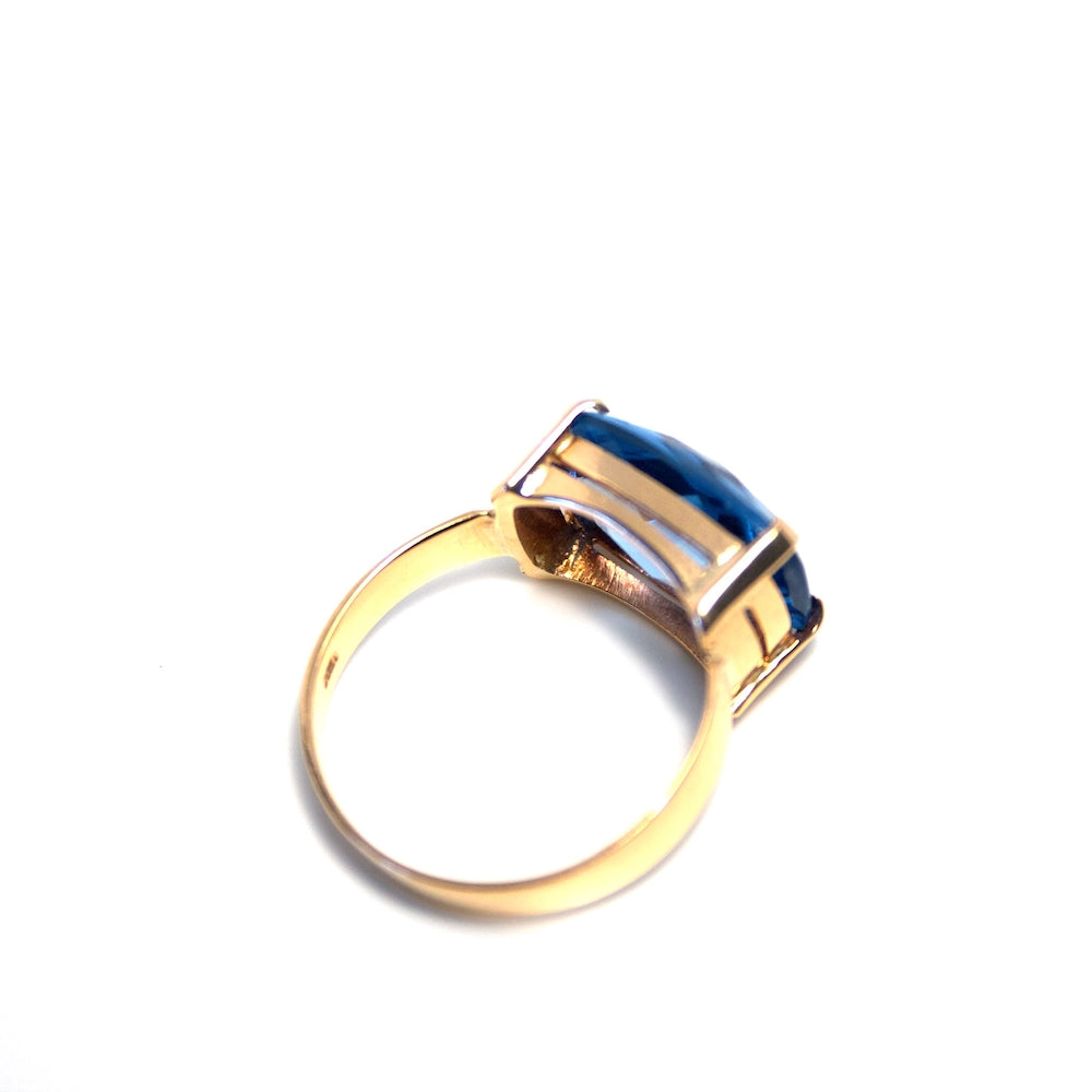 Anillo Oro amarillo aguamarina
