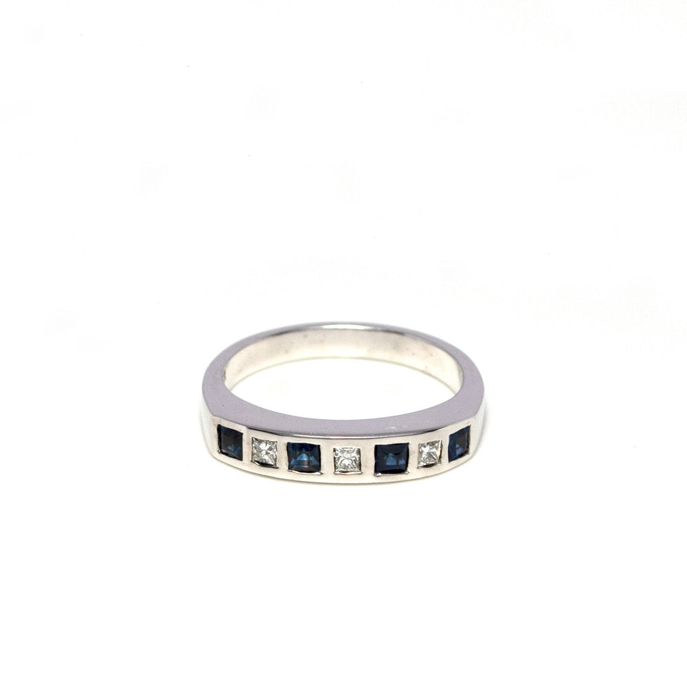 Anillo oro blanco zafiros azules