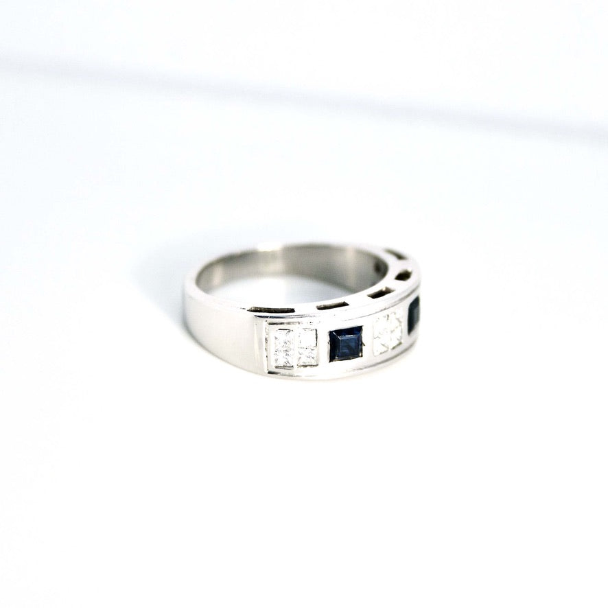 Anillo Platino y dos Zafiros carré