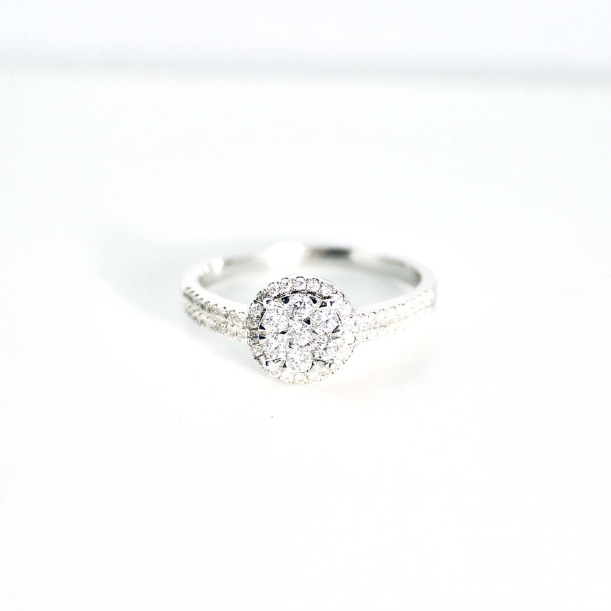 Anillo Oro blanco diamante central